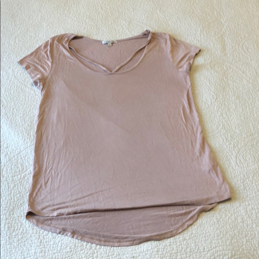 mauve t shirt